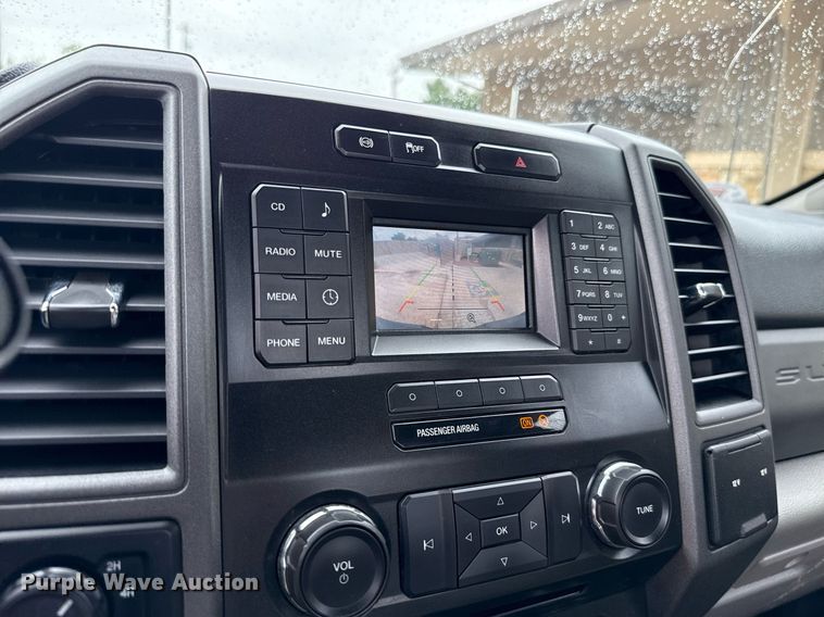 image for item DT6669 2018 Ford F350 Super Duty XL pickup truck