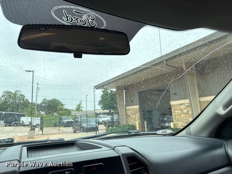 image for item DT6669 2018 Ford F350 Super Duty XL pickup truck