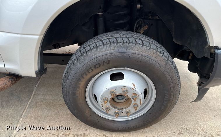 image for item DT6669 2018 Ford F350 Super Duty XL pickup truck