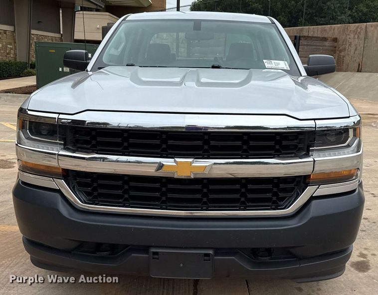 image for item DT6670 2017 Chevrolet Silverado 1500 Crew Cab pickup truck