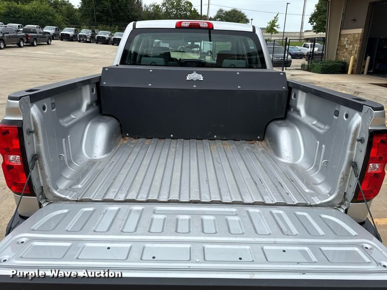 image for item DT6670 2017 Chevrolet Silverado 1500 Crew Cab pickup truck