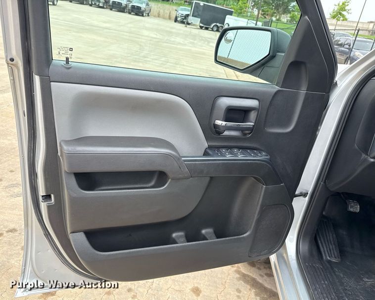 image for item DT6670 2017 Chevrolet Silverado 1500 Crew Cab pickup truck