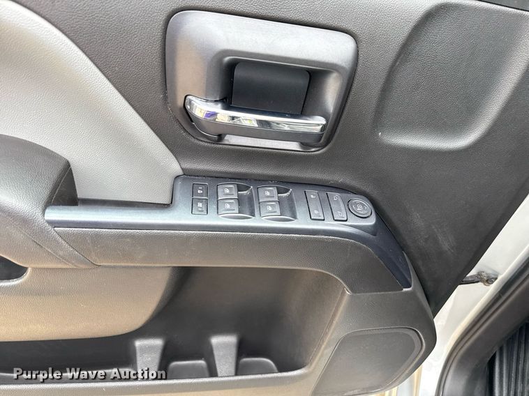 image for item DT6670 2017 Chevrolet Silverado 1500 Crew Cab pickup truck