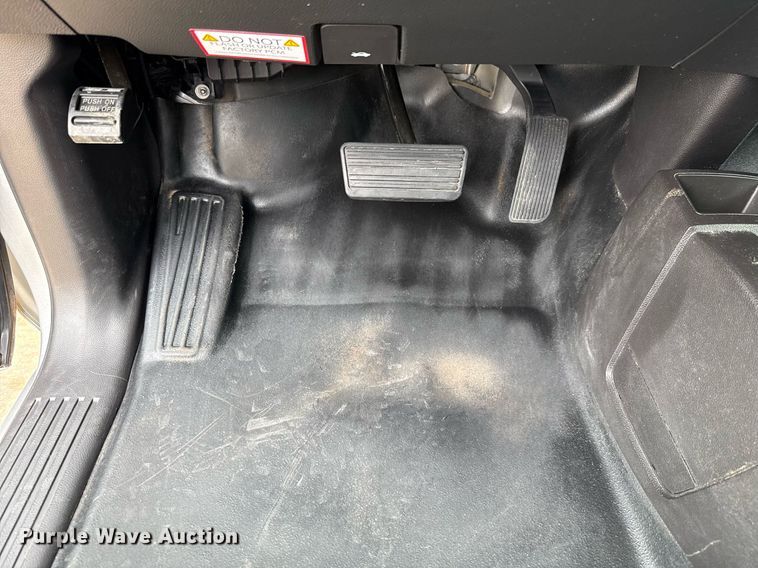 image for item DT6670 2017 Chevrolet Silverado 1500 Crew Cab pickup truck