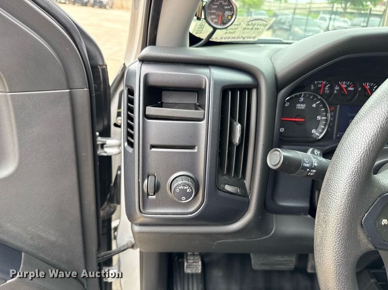 image for item DT6670 2017 Chevrolet Silverado 1500 Crew Cab pickup truck