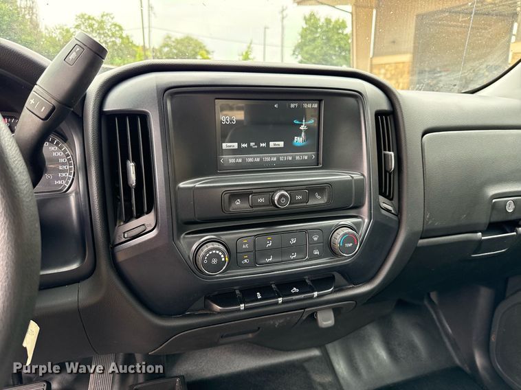 image for item DT6670 2017 Chevrolet Silverado 1500 Crew Cab pickup truck