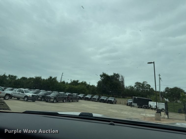 image for item DT6670 2017 Chevrolet Silverado 1500 Crew Cab pickup truck