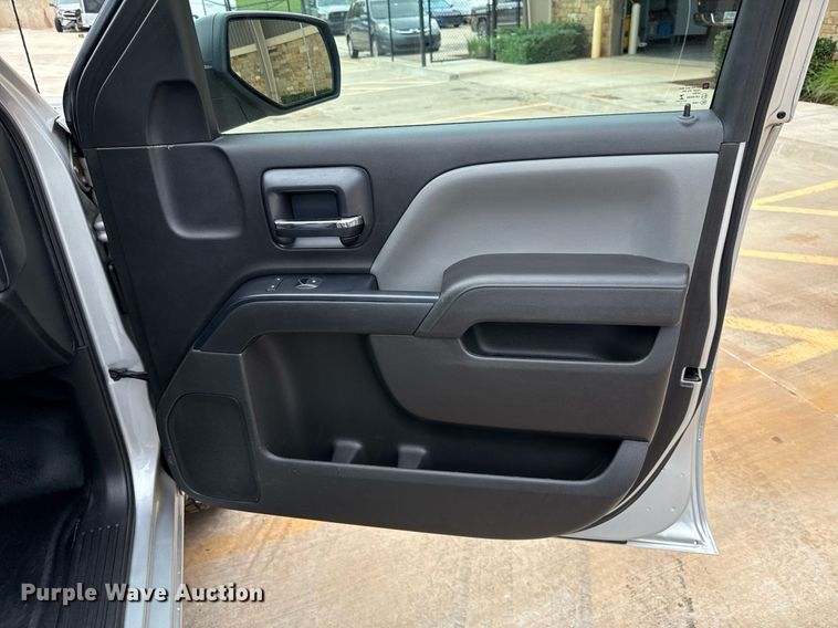 image for item DT6670 2017 Chevrolet Silverado 1500 Crew Cab pickup truck