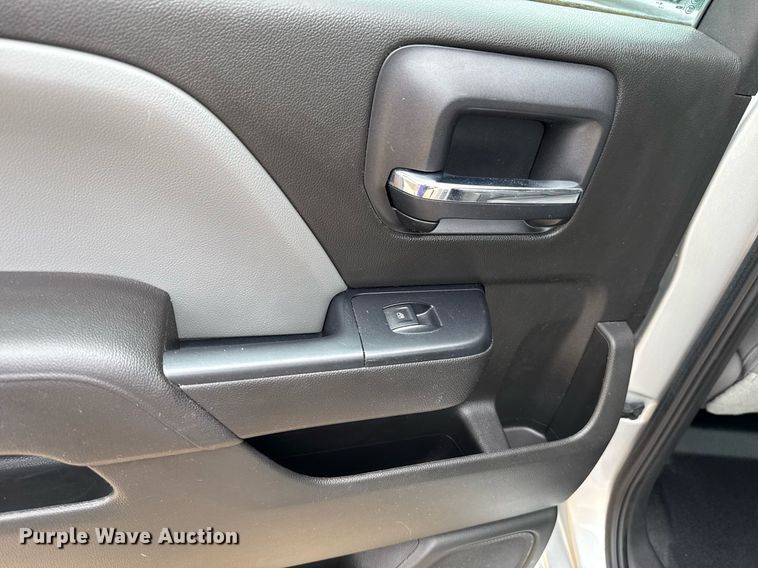 image for item DT6670 2017 Chevrolet Silverado 1500 Crew Cab pickup truck