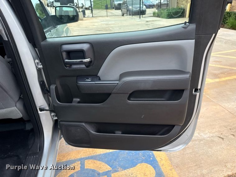 image for item DT6670 2017 Chevrolet Silverado 1500 Crew Cab pickup truck