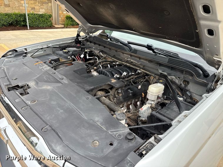 image for item DT6670 2017 Chevrolet Silverado 1500 Crew Cab pickup truck