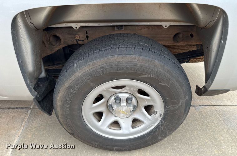 image for item DT6670 2017 Chevrolet Silverado 1500 Crew Cab pickup truck