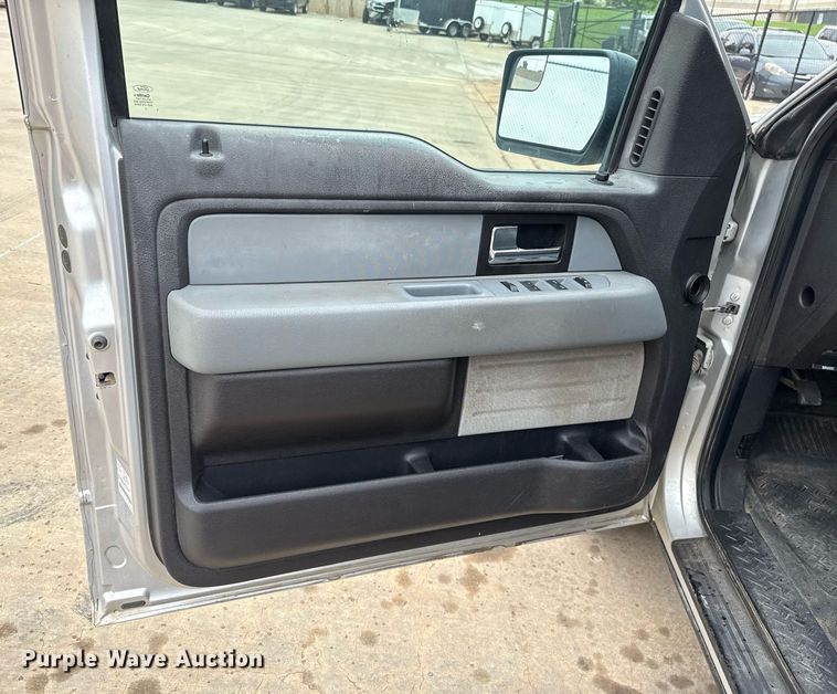 image for item DT6671 2012 Ford F150 SuperCab pickup truck