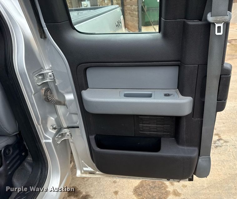 image for item DT6671 2012 Ford F150 SuperCab pickup truck