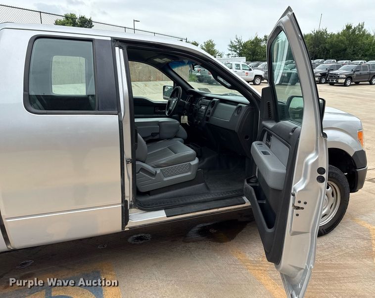 image for item DT6671 2012 Ford F150 SuperCab pickup truck