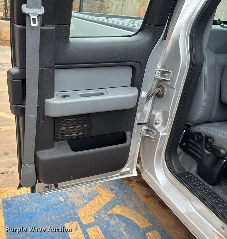 image for item DT6671 2012 Ford F150 SuperCab pickup truck