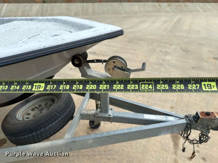 image for item DT6673 2006 Blue Wave 190 Classic boat