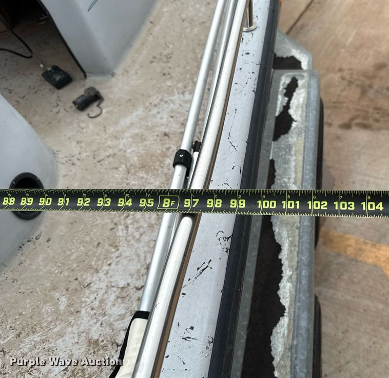 image for item DT6673 2006 Blue Wave 190 Classic boat