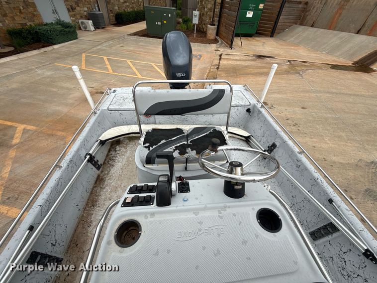 image for item DT6673 2006 Blue Wave 190 Classic boat