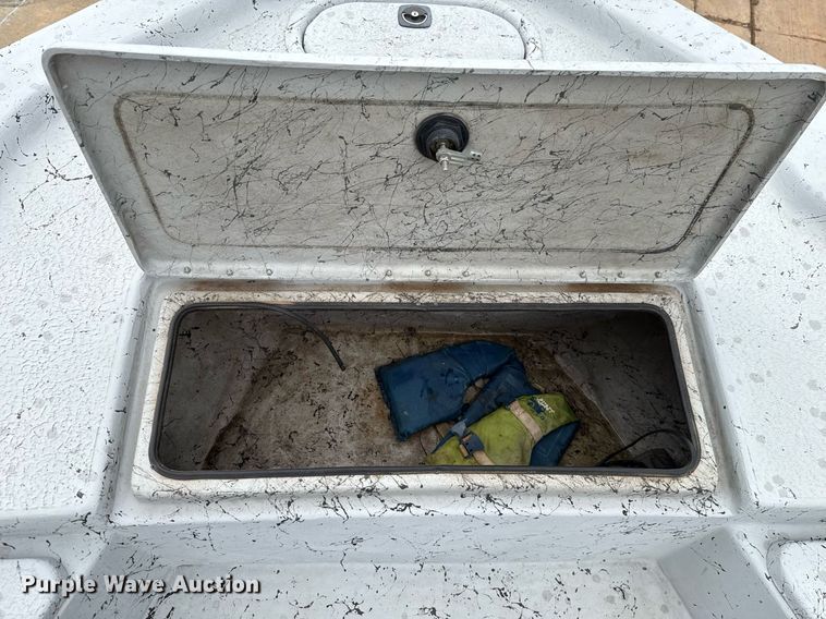 image for item DT6673 2006 Blue Wave 190 Classic boat