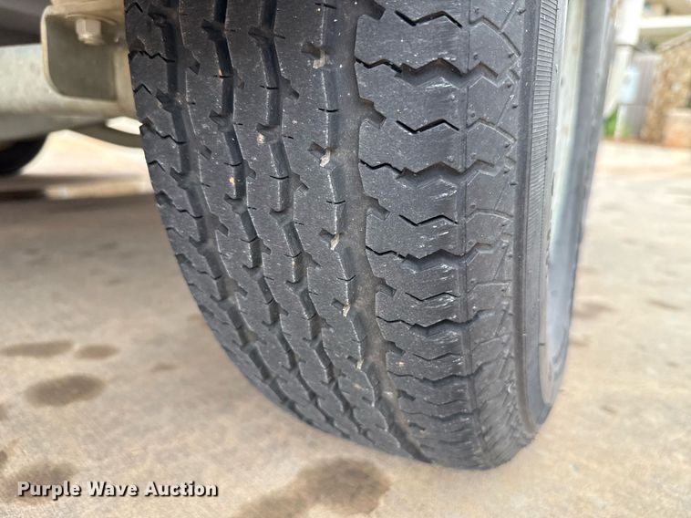 image for item DT6673 2006 Blue Wave 190 Classic boat