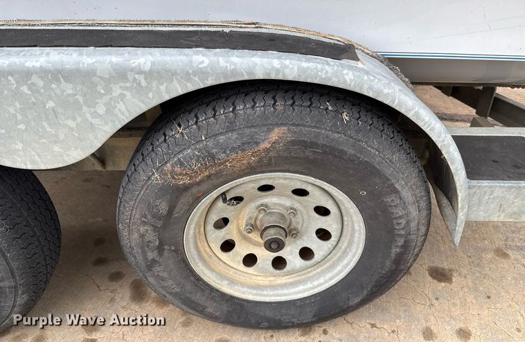 image for item DT6673 2006 Blue Wave 190 Classic boat