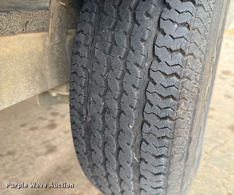 image for item DT6673 2006 Blue Wave 190 Classic boat