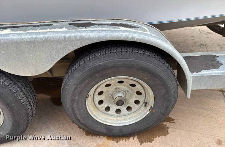 image for item DT6673 2006 Blue Wave 190 Classic boat