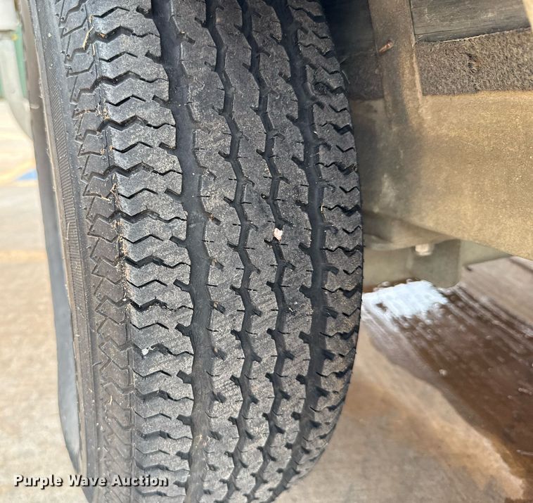 image for item DT6673 2006 Blue Wave 190 Classic boat