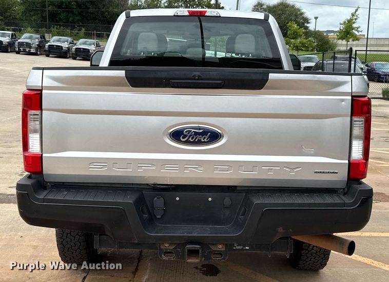 image for item DT6674 2019 Ford F250 Super Duty SuperCab pickup truck