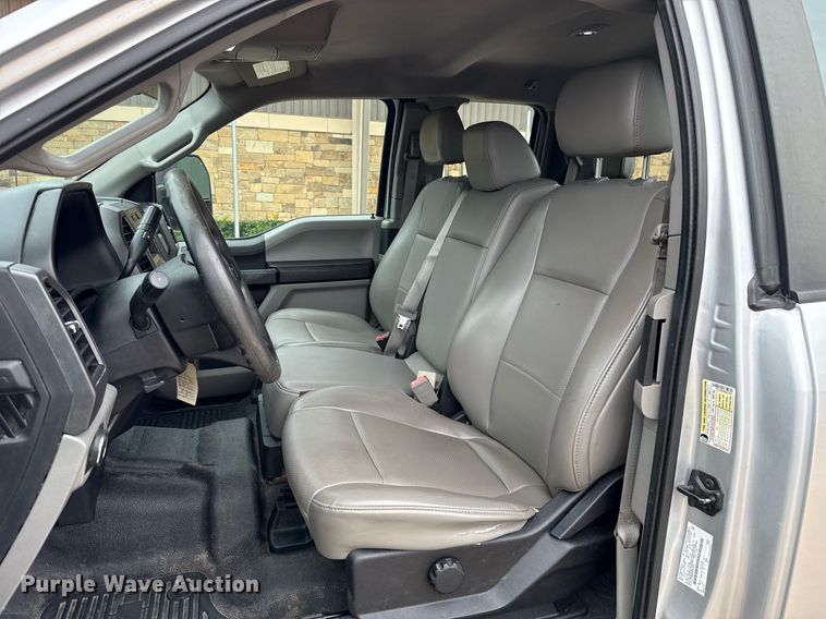 image for item DT6674 2019 Ford F250 Super Duty SuperCab pickup truck