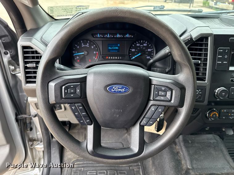 image for item DT6674 2019 Ford F250 Super Duty SuperCab pickup truck