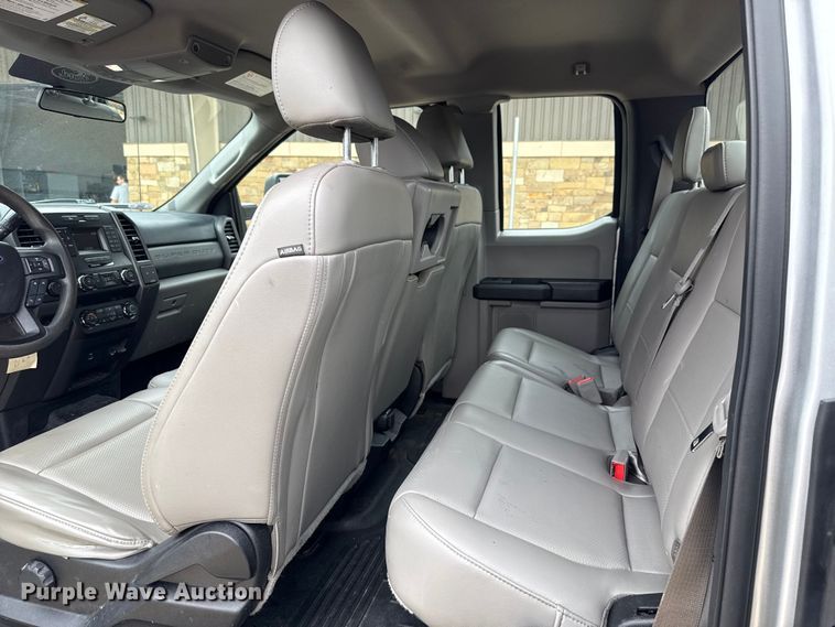 image for item DT6674 2019 Ford F250 Super Duty SuperCab pickup truck