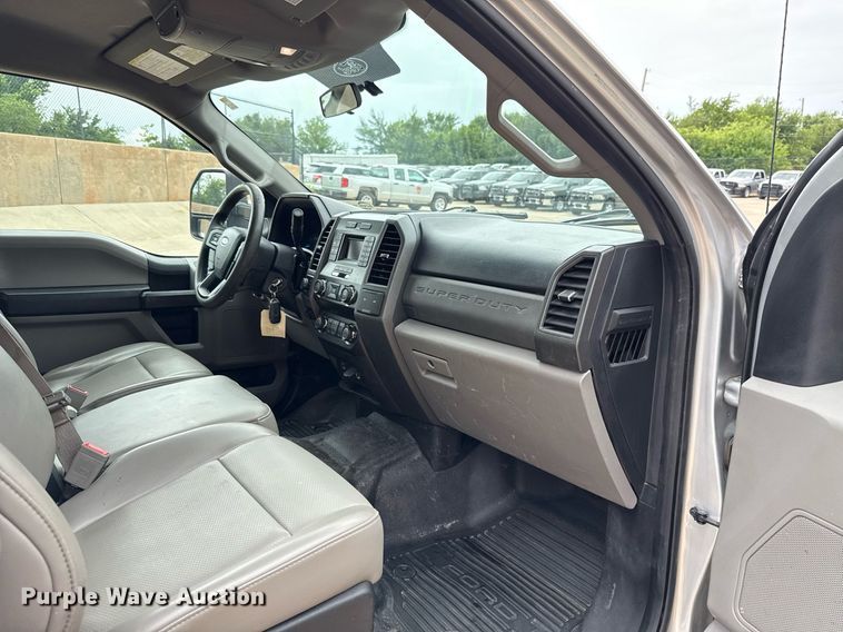 image for item DT6674 2019 Ford F250 Super Duty SuperCab pickup truck