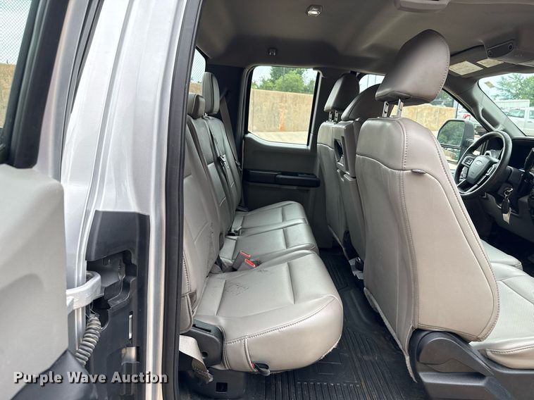 image for item DT6674 2019 Ford F250 Super Duty SuperCab pickup truck