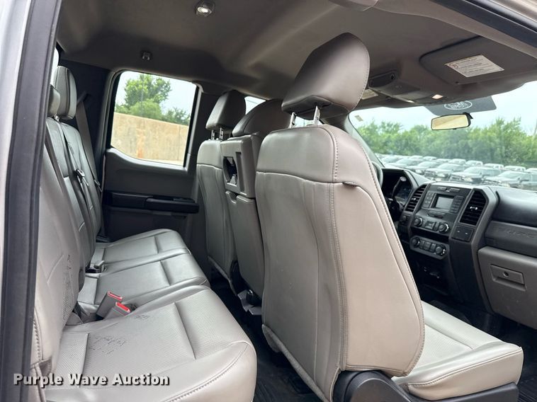 image for item DT6674 2019 Ford F250 Super Duty SuperCab pickup truck