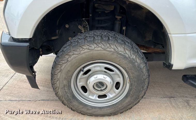 image for item DT6674 2019 Ford F250 Super Duty SuperCab pickup truck