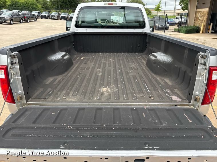 image for item DT6675 2015 Ford F250 Super Duty pickup truck