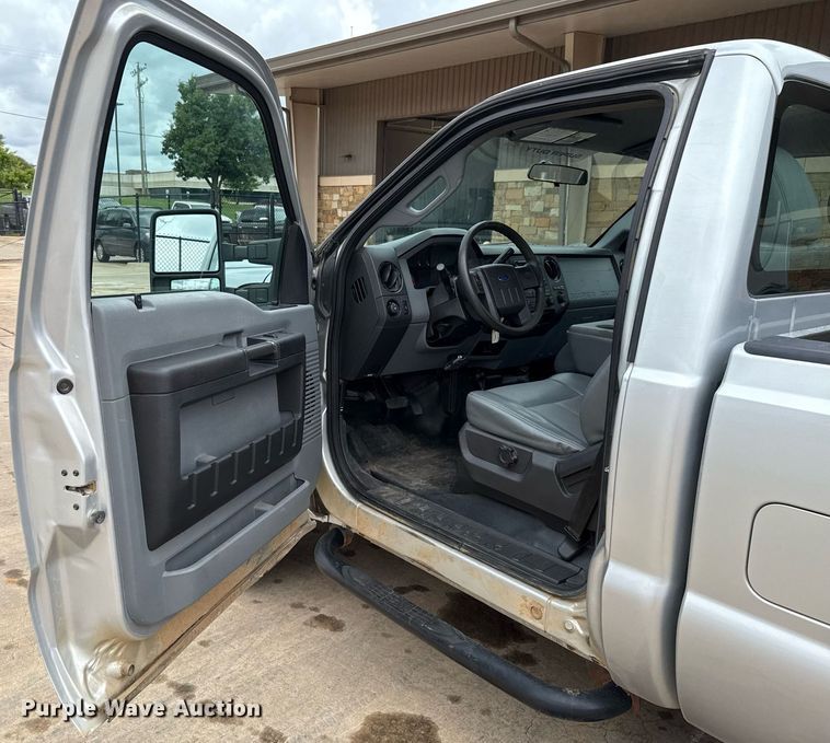 image for item DT6675 2015 Ford F250 Super Duty pickup truck