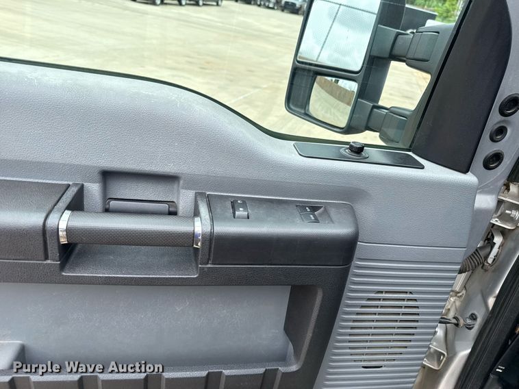 image for item DT6675 2015 Ford F250 Super Duty pickup truck