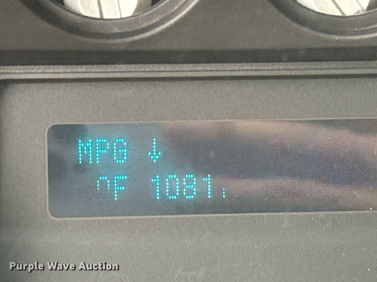 image for item DT6675 2015 Ford F250 Super Duty pickup truck