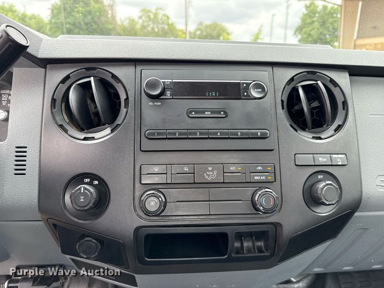 image for item DT6675 2015 Ford F250 Super Duty pickup truck