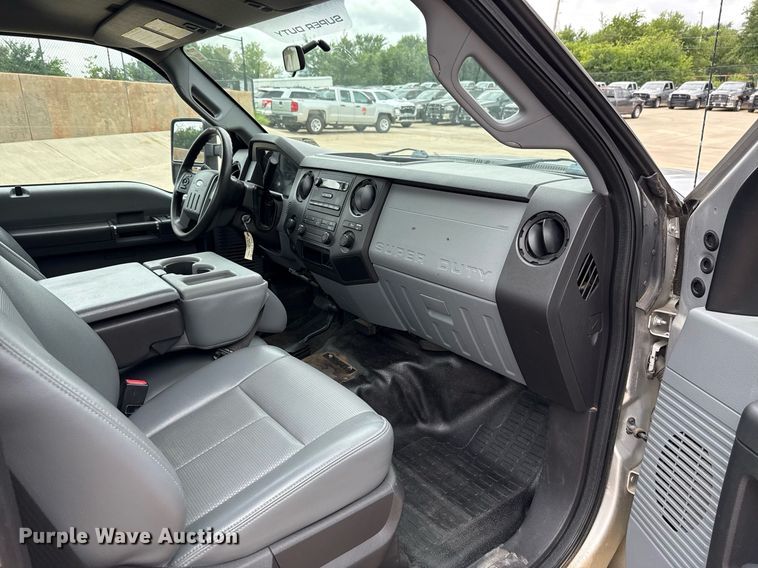 image for item DT6675 2015 Ford F250 Super Duty pickup truck