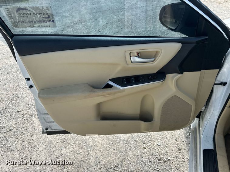 image for item DF8571 2017 Toyota Camry LE  
