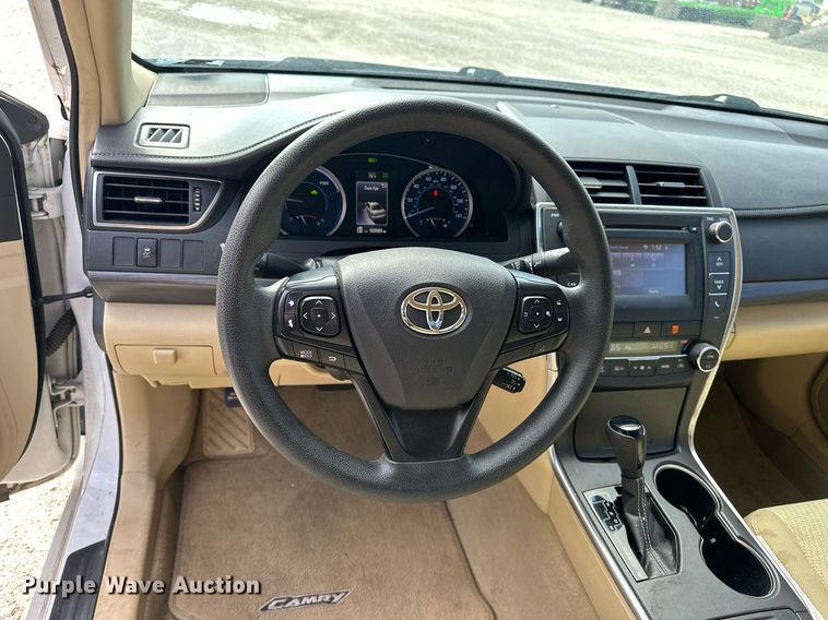 image for item DF8571 2017 Toyota Camry LE  