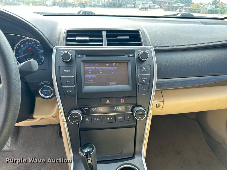 image for item DF8571 2017 Toyota Camry LE  