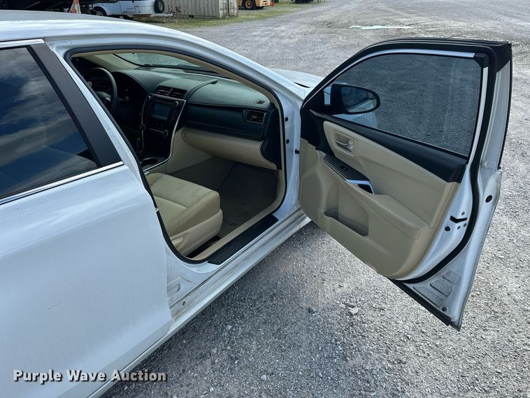 image for item DF8571 2017 Toyota Camry LE  