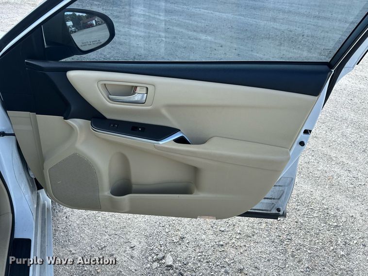 image for item DF8571 2017 Toyota Camry LE  