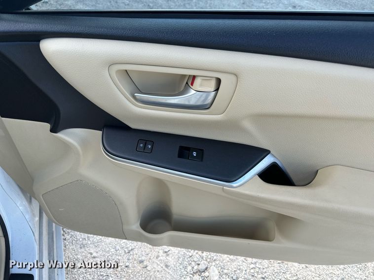 image for item DF8571 2017 Toyota Camry LE  