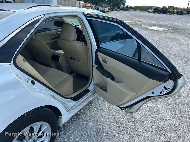 image for item DF8571 2017 Toyota Camry LE  